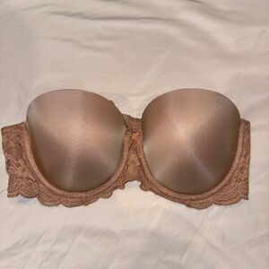 Lace Strapless Bra in Nude